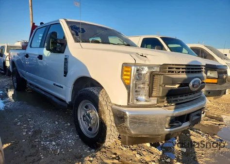 2018 Ford F350 Super Duty z USA, uszkodzony, nr VIN 1FT7W3AT7JEC49102
